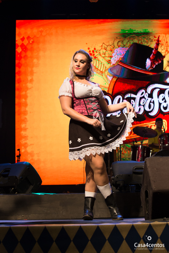 dançarina Vox 3 Oktoberfest Blumenau